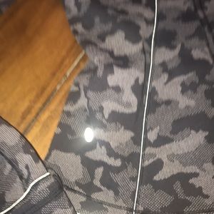 Lululemon 1/2 Zip - Size 6